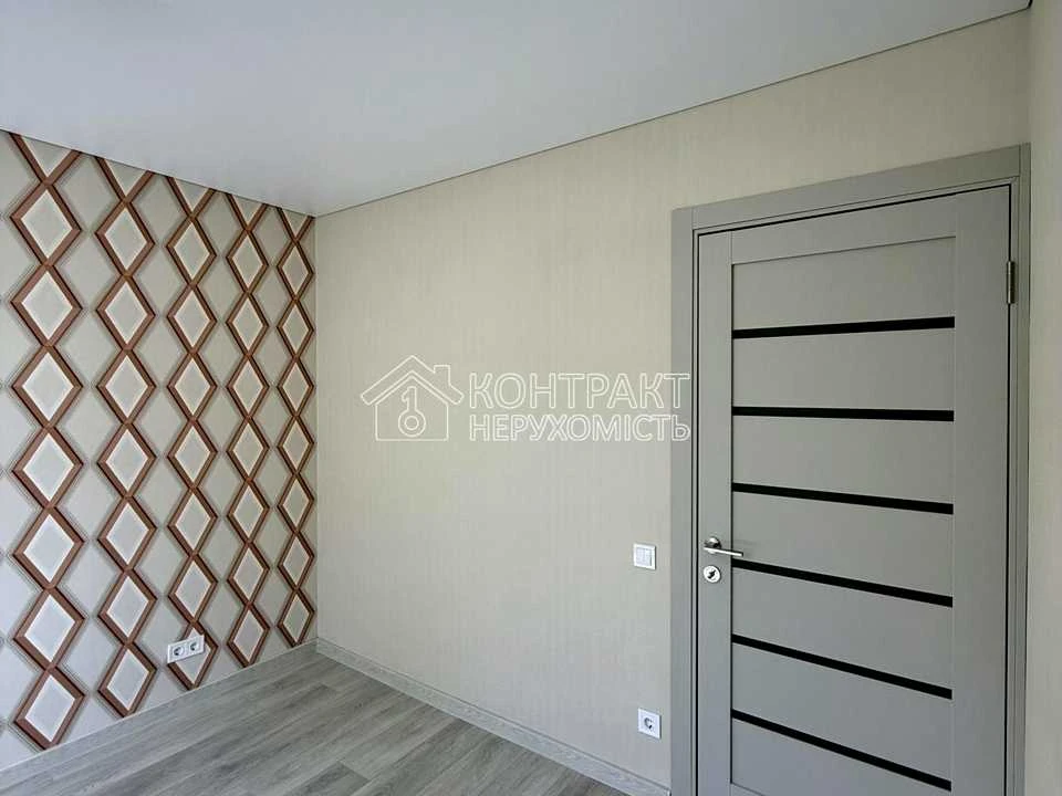 Apartment. Kharkiv, Traktorostudivnyky Ave.