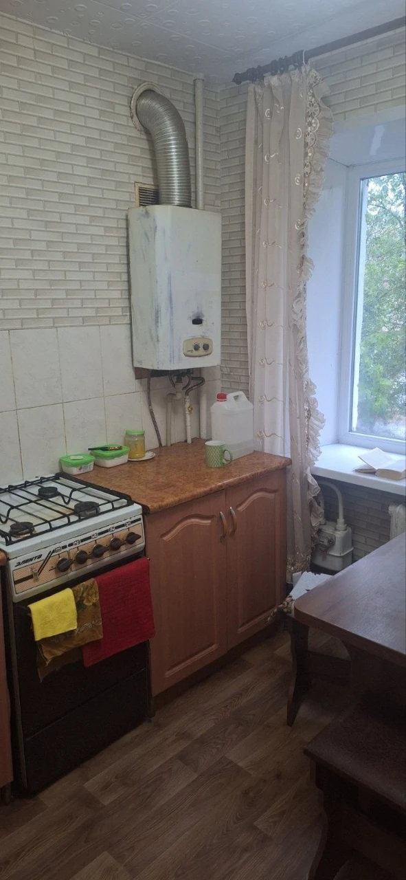 Продам 1 ком  кв.ДУДЫКИНА 10999у.е. 2 этаж