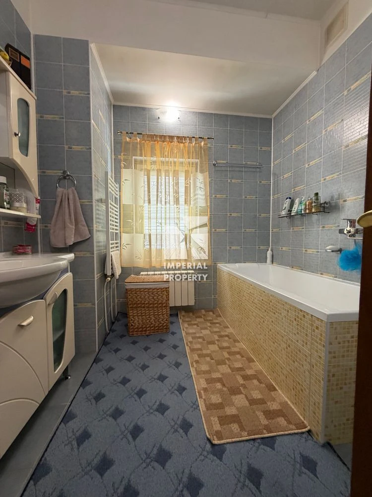 Продаж просторої квартири на набережній — 90 м² комфорту та