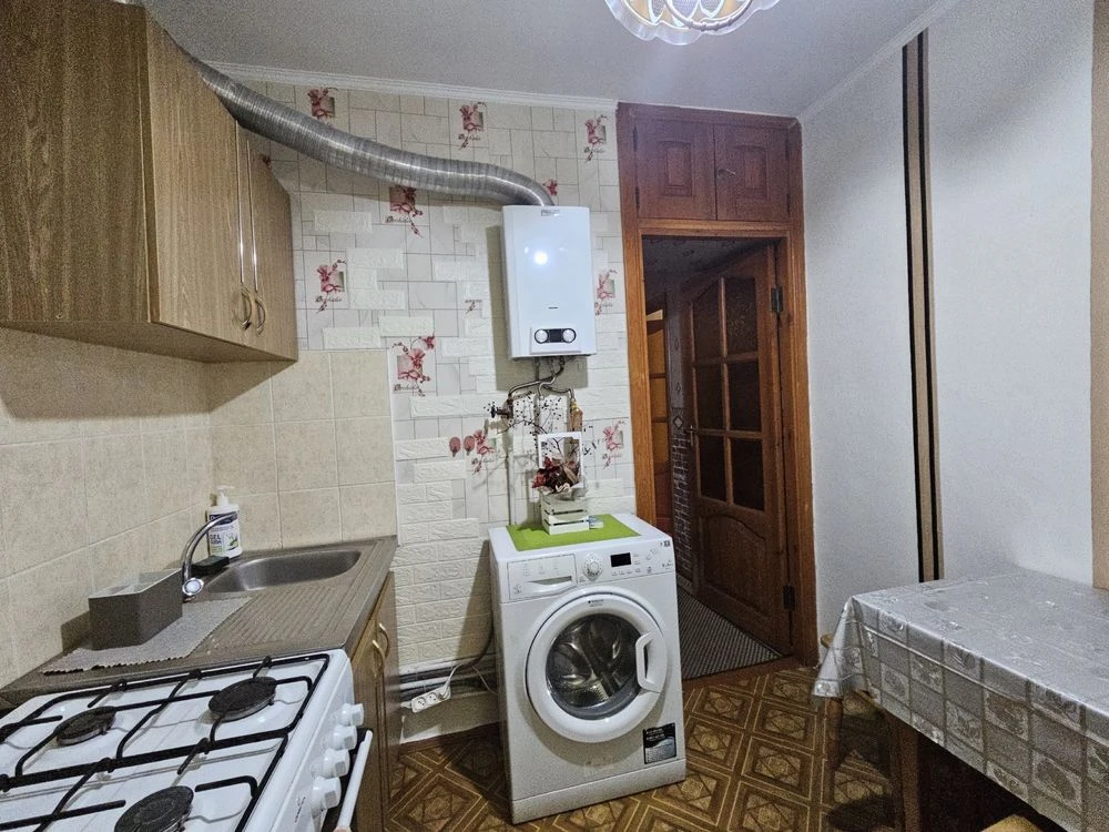 Однокімнатна на Покровській