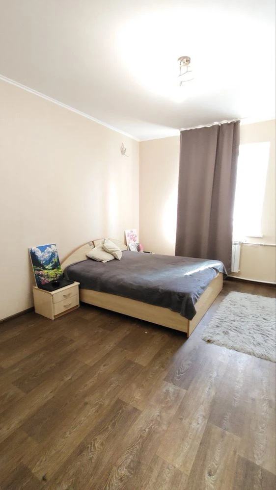 Продаж 2 чешки з ремонтом та меблями