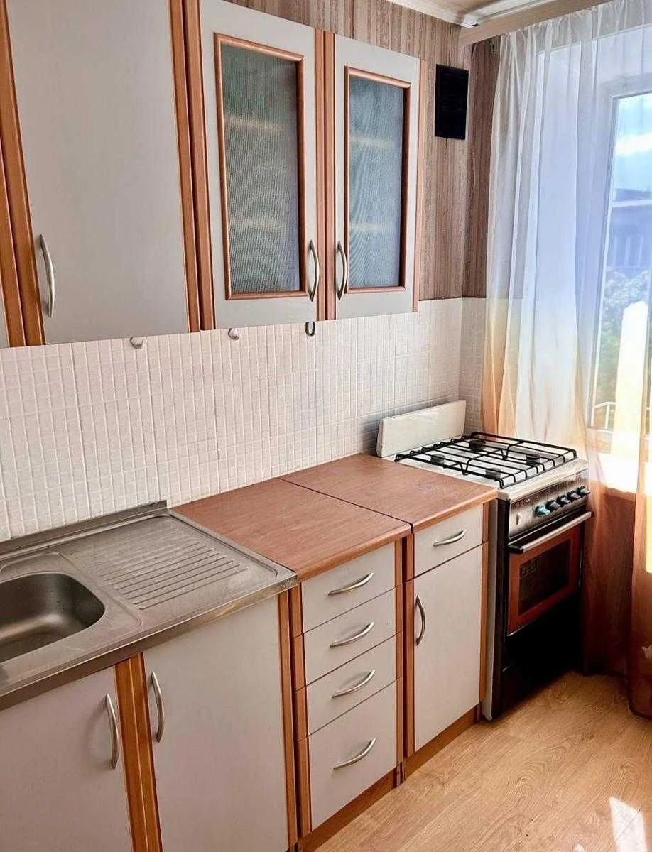 В продажу 1-кімнатна квартира 24 м2 "заходь-живи" на Захисни