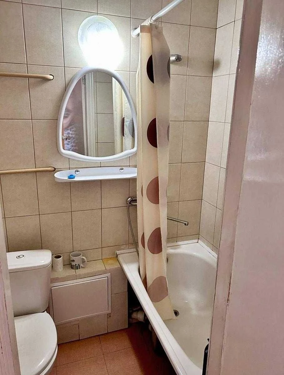 В продажу 1-кімнатна квартира 24 м2 "заходь-живи" на Захисни