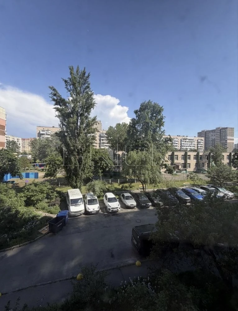 Продаж дворівневої 3-к квартири 83,3кв   вул. Сержа Лифаря,