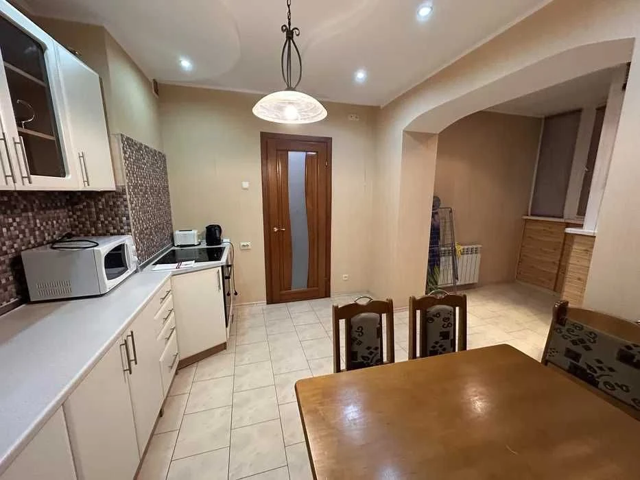 2-кімнатна квартира на Таїрова 53 м²  15 поверх  Якісний рем