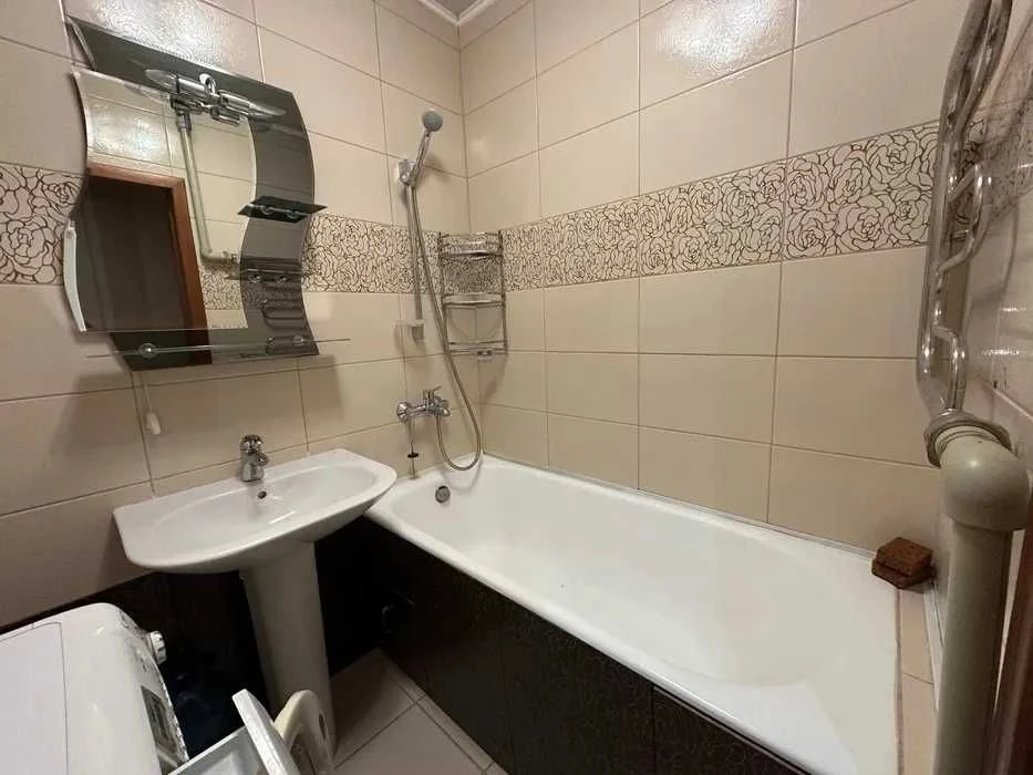 2-кімнатна квартира на Таїрова 53 м²  15 поверх  Якісний рем