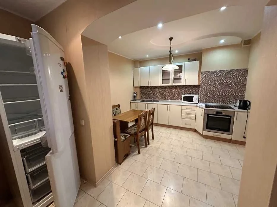 2-кімнатна квартира на Таїрова 53 м²  15 поверх  Якісний рем