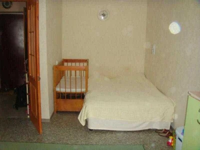 Продам 1 к кв метро Вокзальна 5 хв