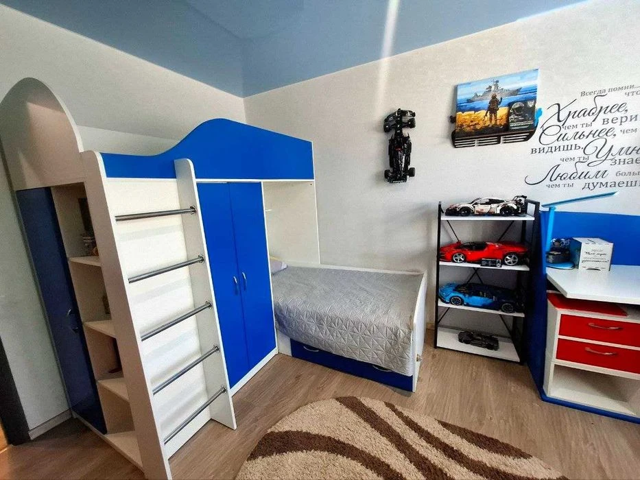 I will sell a 3-room apartment with modern renovation at Bogomaza, 188