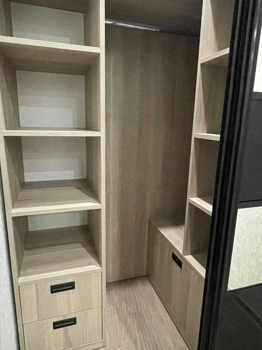 I will sell a 3-room apartment with modern renovation at Bogomaza, 188