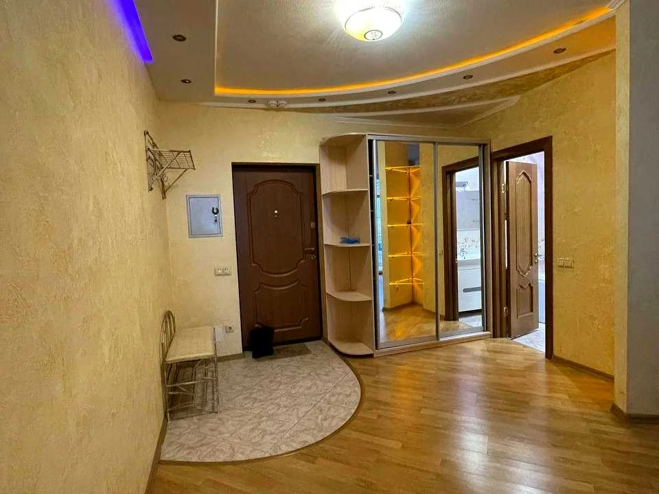 Квартира. Київ, Авіаконструктора Ігоря Сікорського вул.