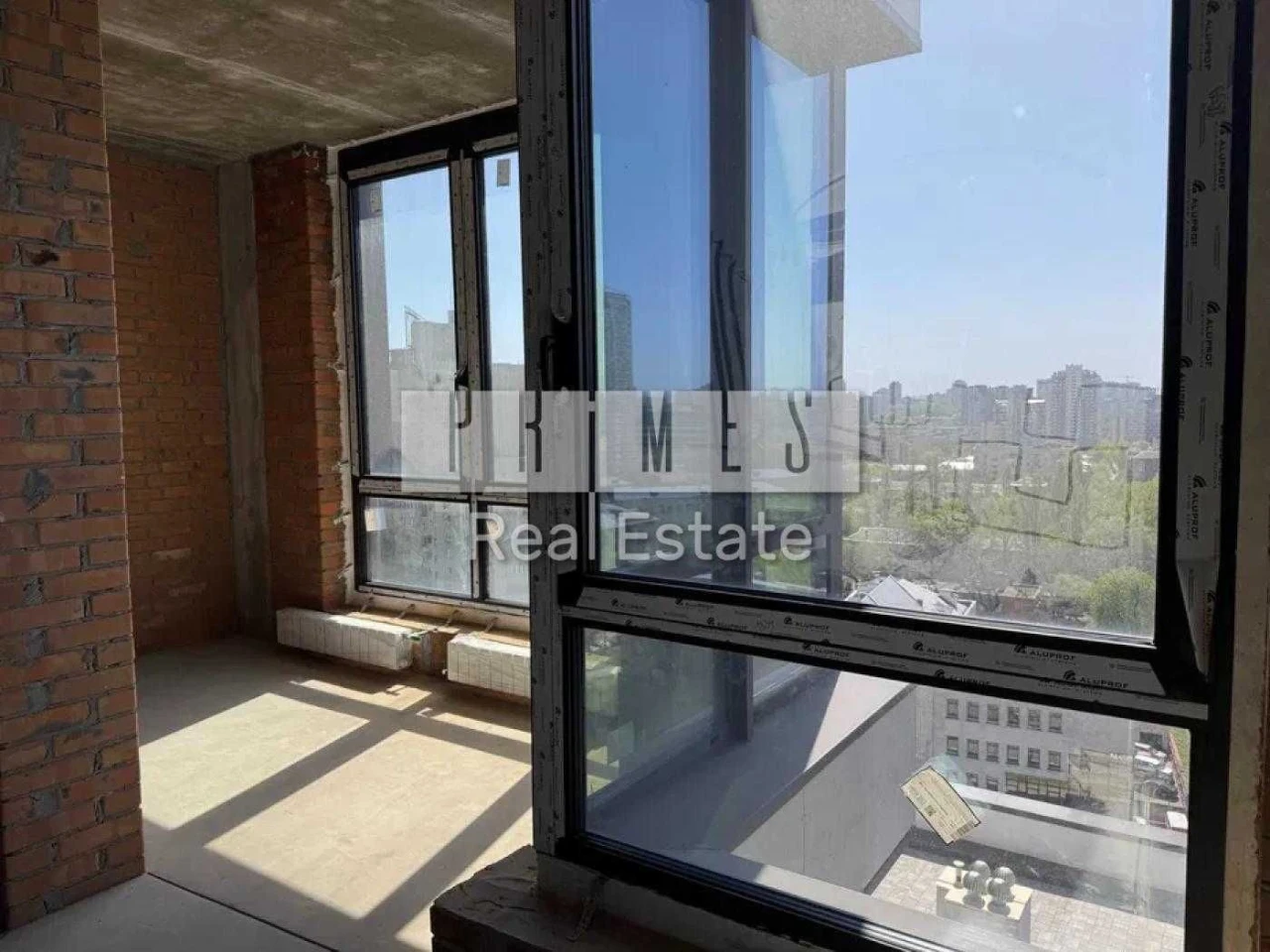 Продаж видової 2к квартири без ремонту, ЖК Crystal Park Towe
