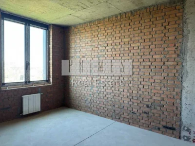 Продаж видової 2к квартири без ремонту, ЖК Crystal Park Towe