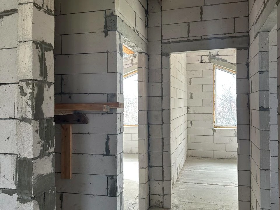 Будинок. Київ, Приозерна 6а