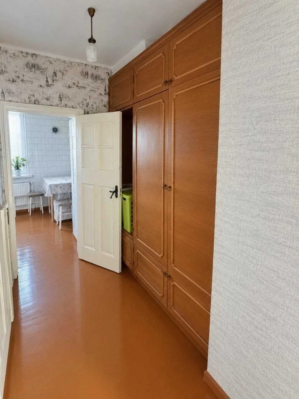 3ка р-н 700річча, вул Сінна  65м2