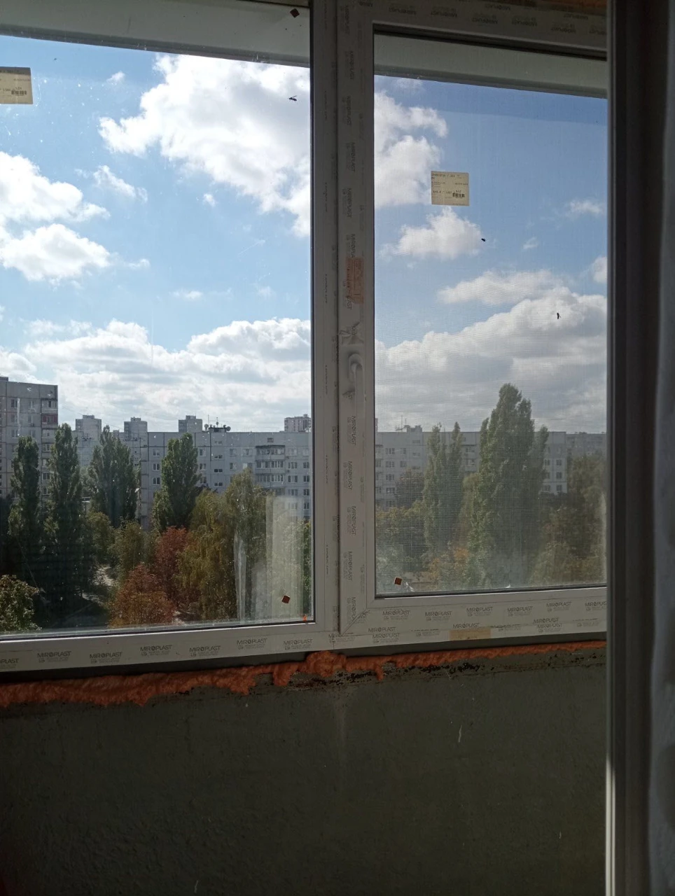 Продам свою однокомнатную квартиру ст. метро Салтовская 3 ми