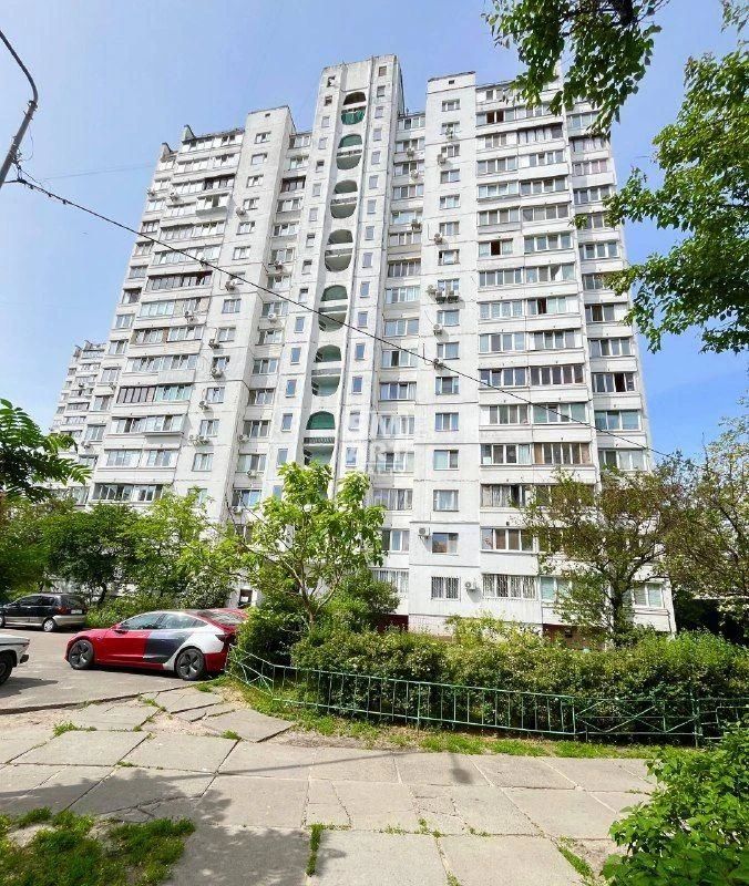 БЕЗ% Продаж 2к кв-ри вул.. Ревуцького 21