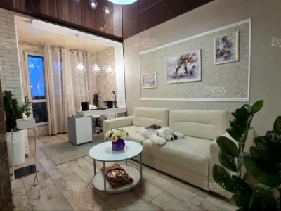 Продам 3к квартиру улучшеной планировки возле ТРК Украина