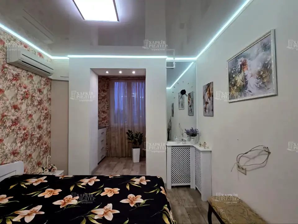 Продам 3к квартиру улучшеной планировки возле ТРК Украина
