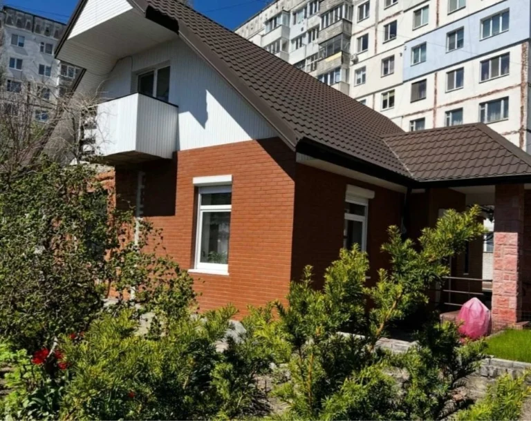 Продам будинок в місті