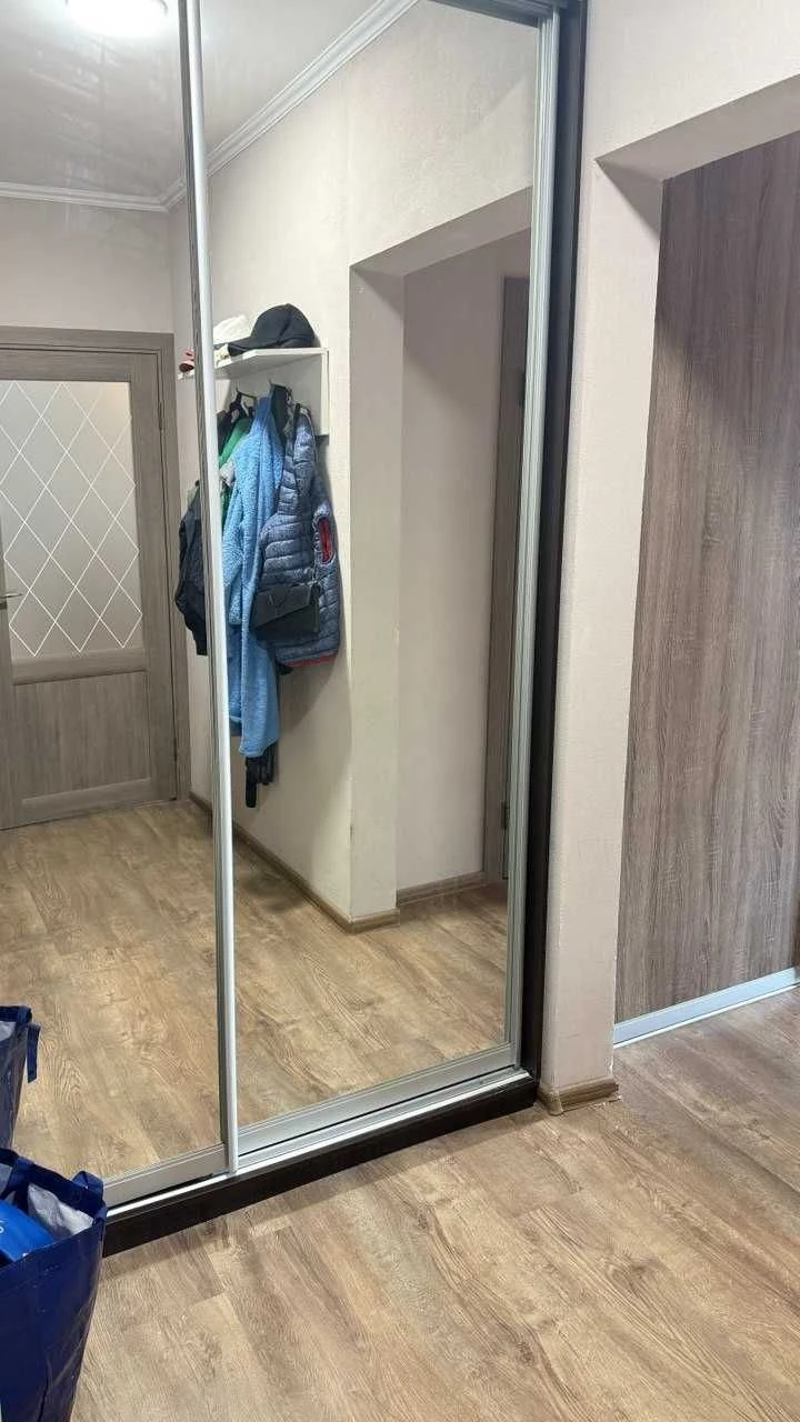 Однокімнатна квартира 40,6 м² з ремонтом, меблями та техніко