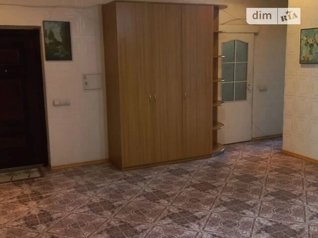 Sale of 4-room apartment 152.9 sq. m. on Sribnokilska Street 14A •