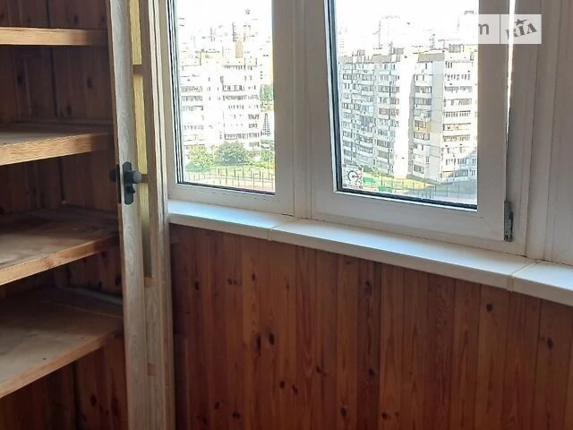 Sale of 4-room apartment 152.9 sq. m. on Sribnokilska Street 14A •