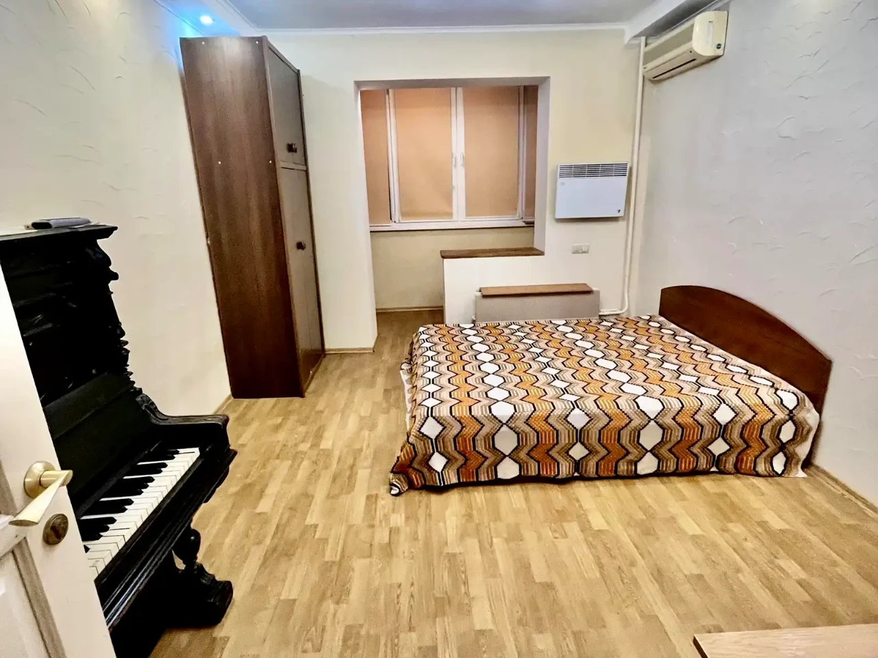 Оренда квартири 3-кімн. 74 м² 6/9 пов.
