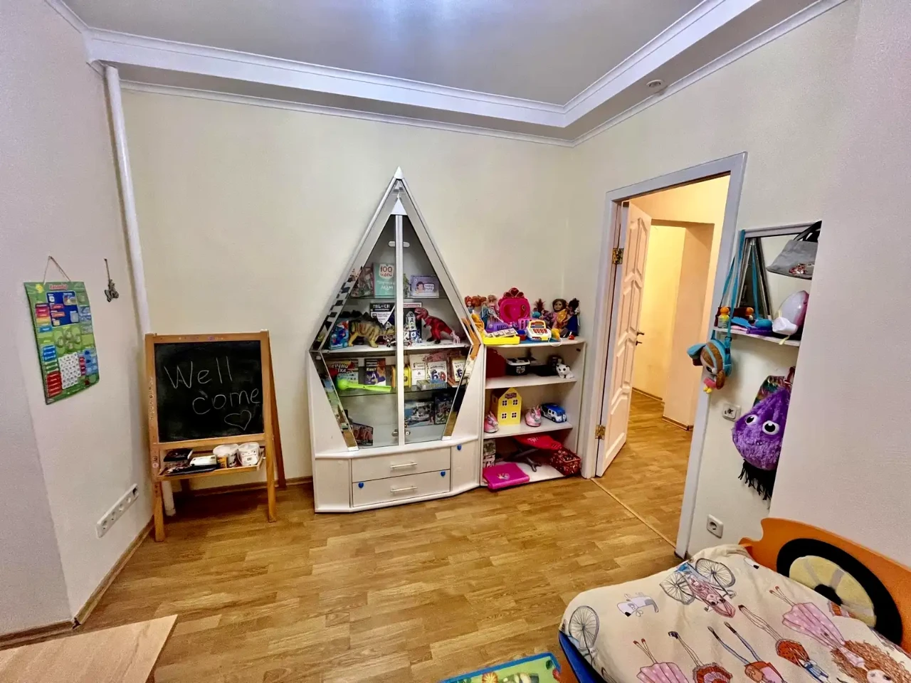 Оренда квартири 3-кімн. 74 м² 6/9 пов.