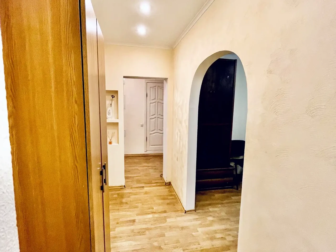 Оренда квартири 3-кімн. 74 м² 6/9 пов.