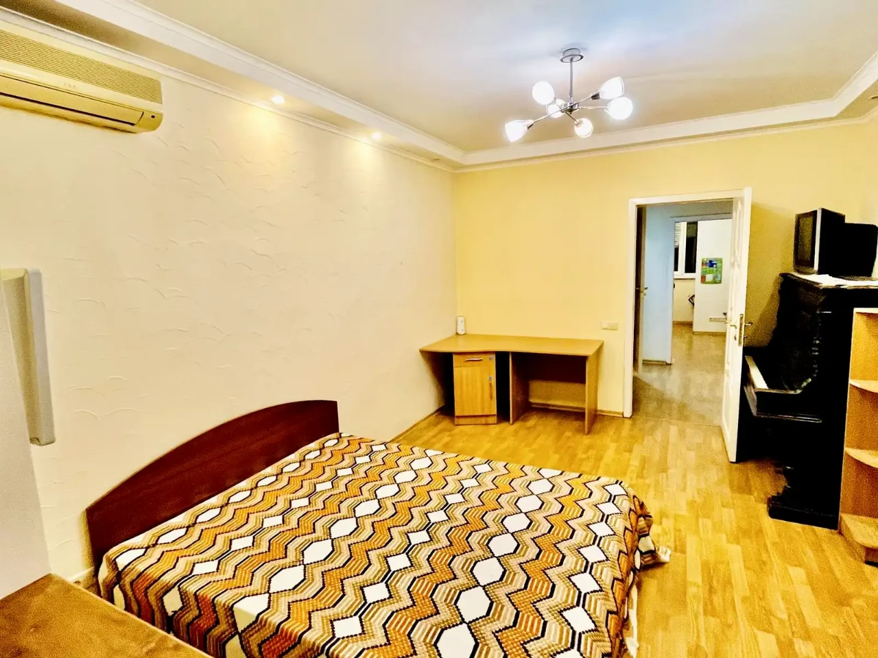 Оренда квартири 3-кімн. 74 м² 6/9 пов.
