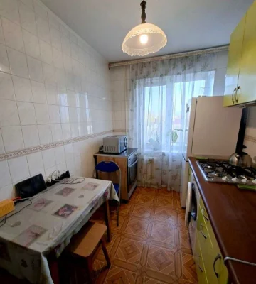 Продам 2-к квартиру (52м2) на Любарского, ж/м Солнечный
