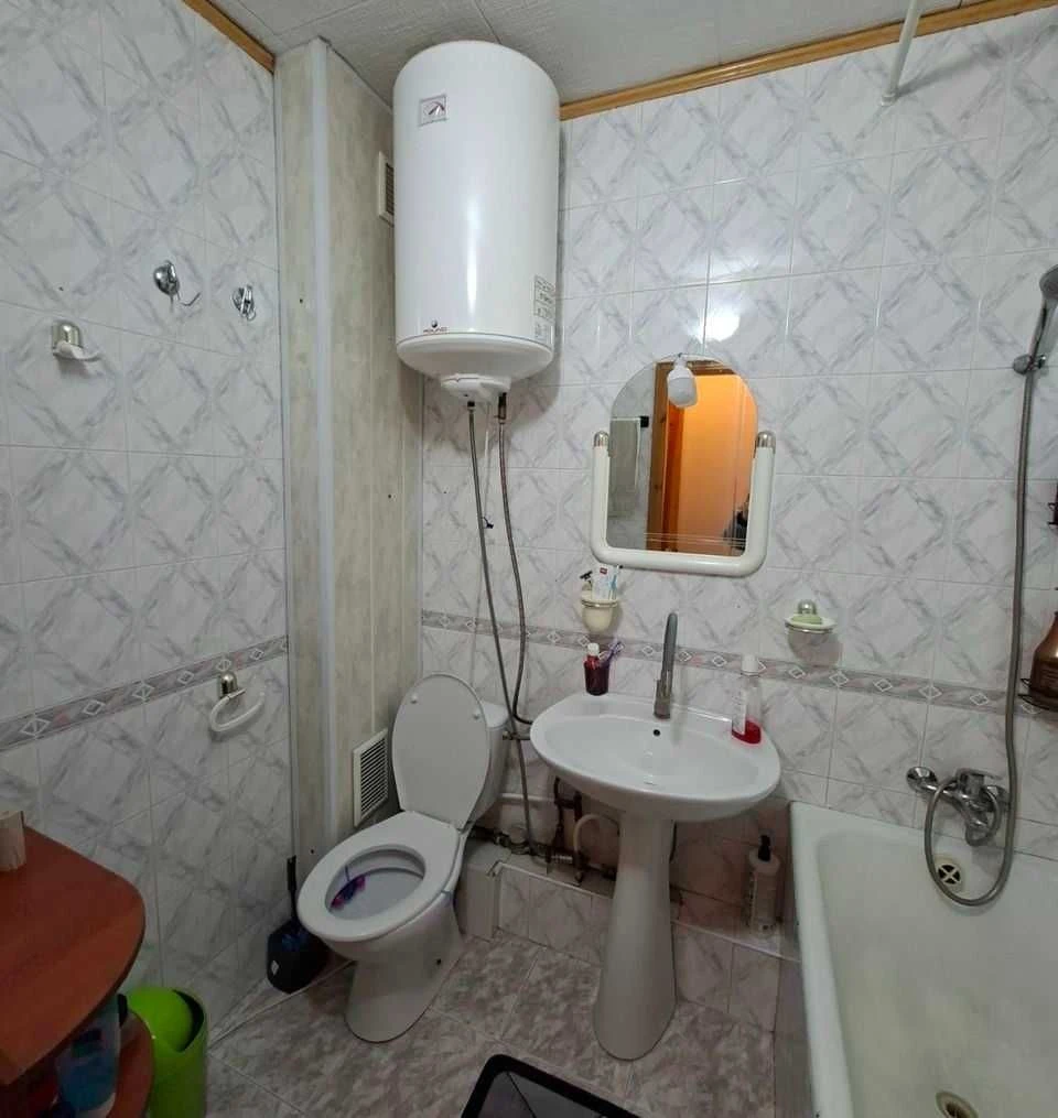 Продам 2-к квартиру (52м2) на Любарского, ж/м Солнечный