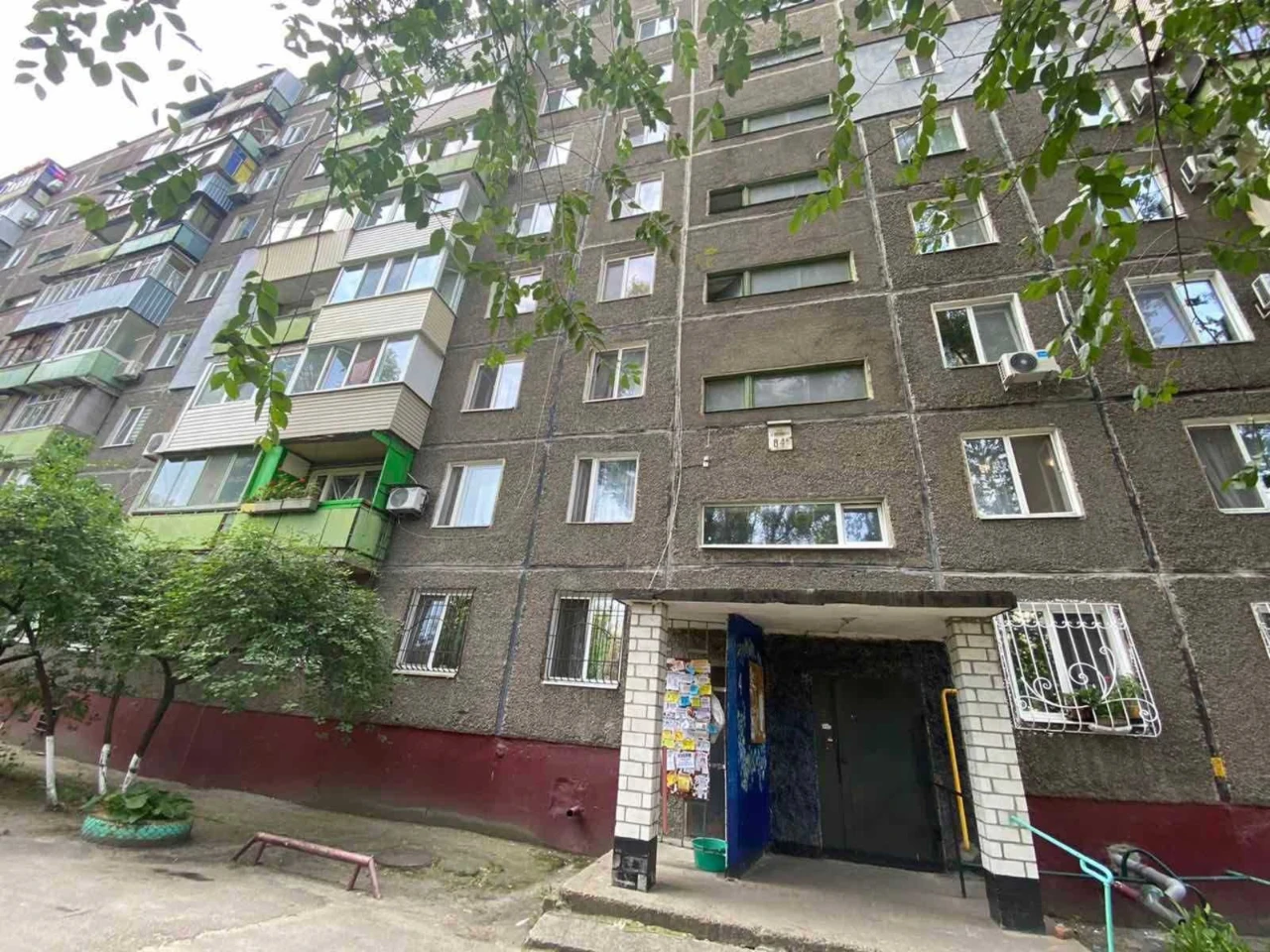 Продам 2-к квартиру (52м2) на Любарского, ж/м Солнечный