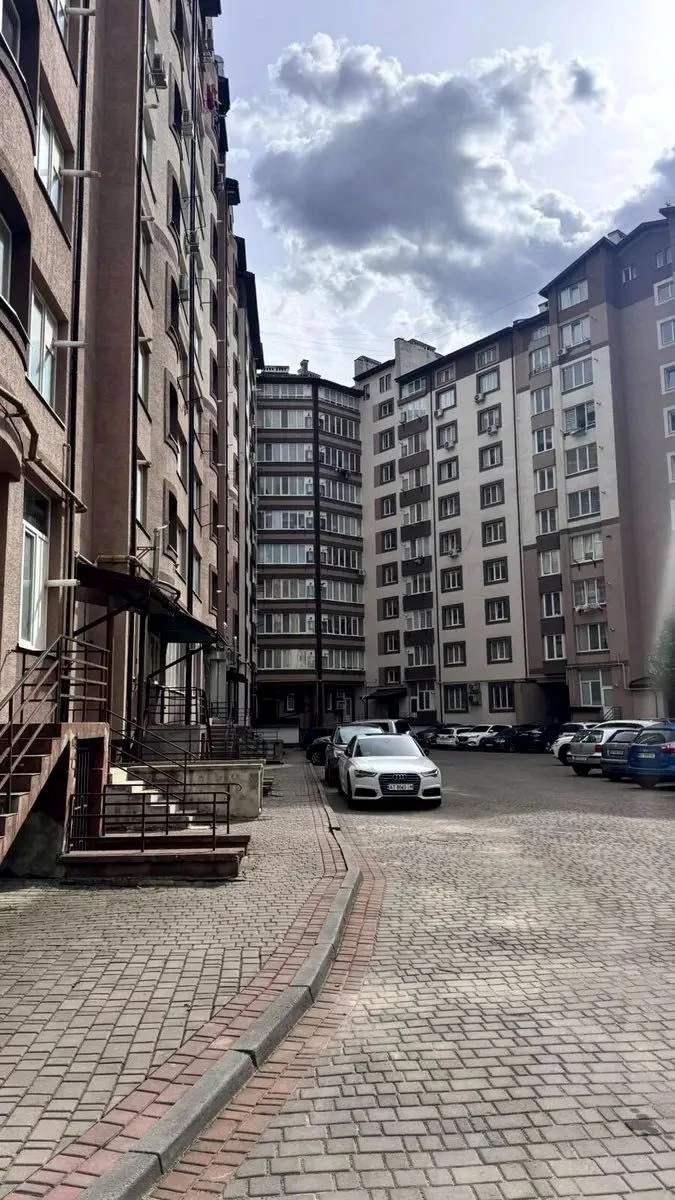 Продаж 2 кім квартири з ремонтом і технікою