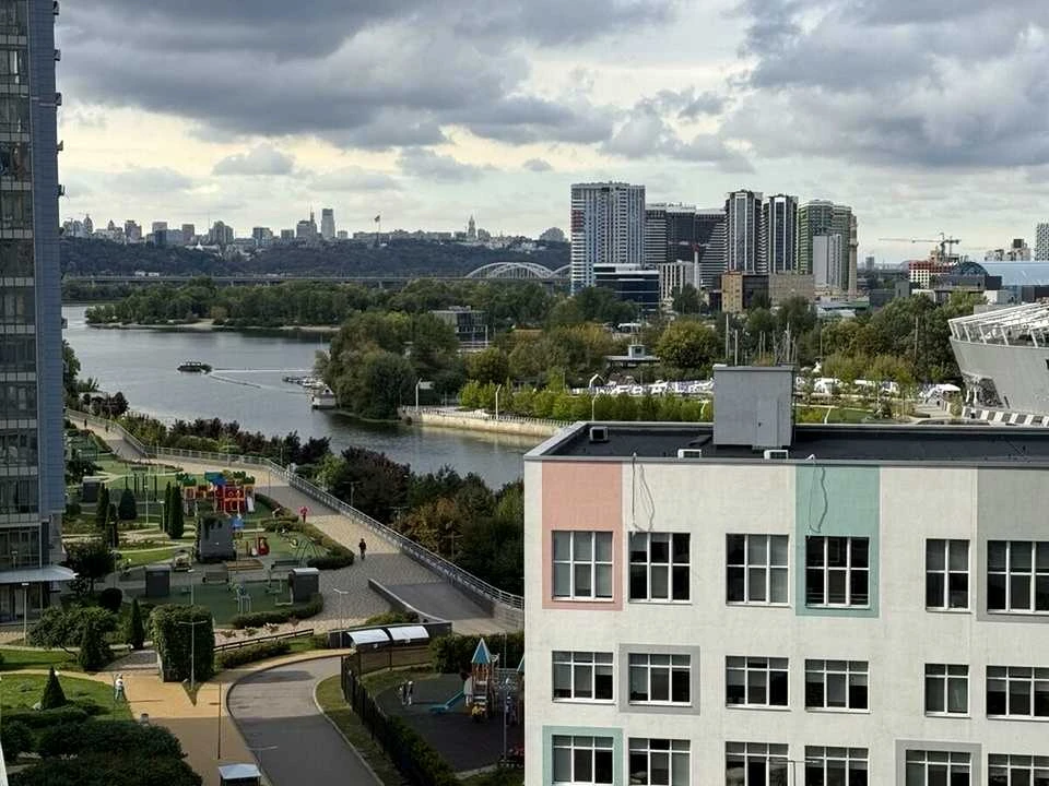 Квартира. Київ, Дніпровська набережна вул.
