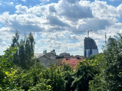 Ділянка. Київ, Добровольчих Батальйонів вул.
