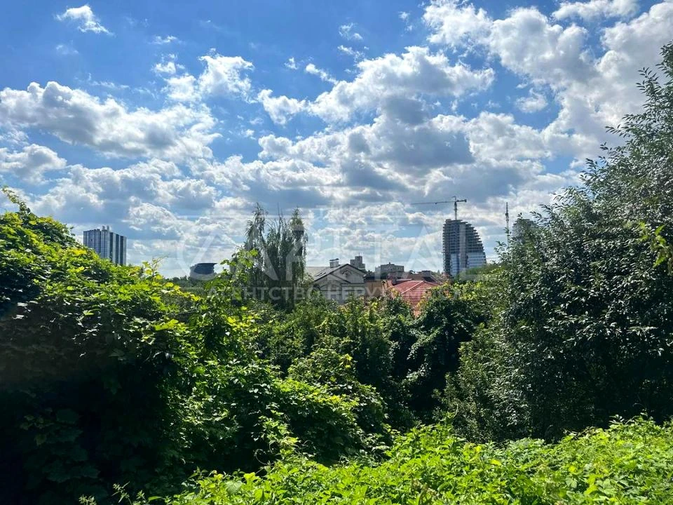 Ділянка. Київ, Добровольчих Батальйонів вул.