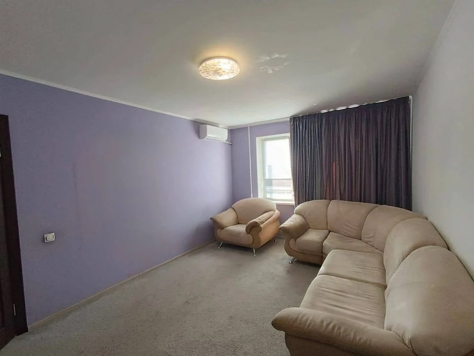 Продам 4-кімнатну квартиру 84 м² з ремонтом і меблями, Донец