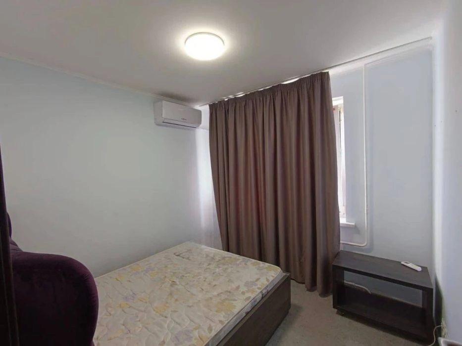 Продам 4-кімнатну квартиру 84 м² з ремонтом і меблями, Донец