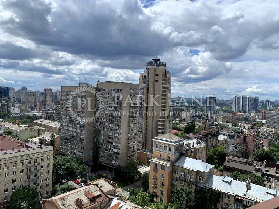 Квартира. Київ, Богдана Хмельницького вул.