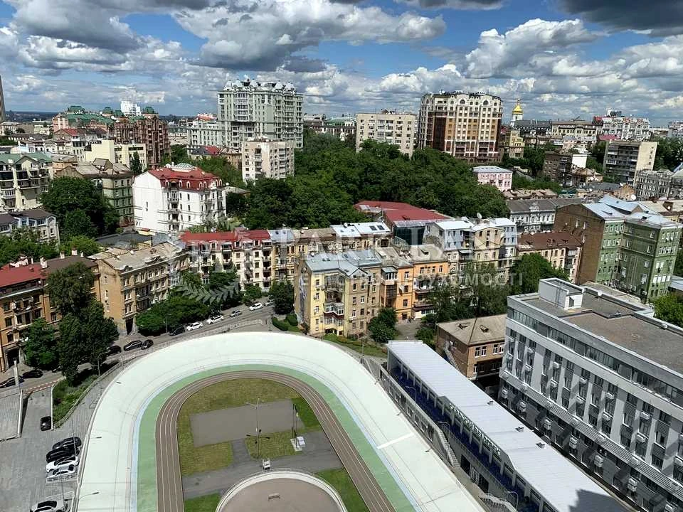 Квартира. Київ, Богдана Хмельницького вул.