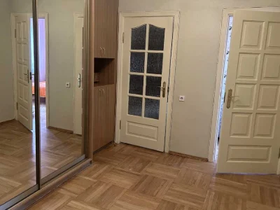 Квартира. Київ, Левка Лук'яненка вул.