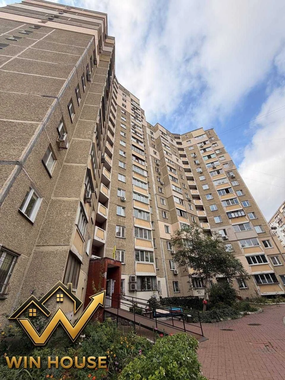 продаж квартири вул. Порика 7-А, поряд Сільпо, скоро метро,