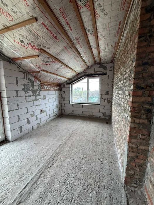 Продаж будинку 180 м² + гараж | 10 соток | біля озера | кому