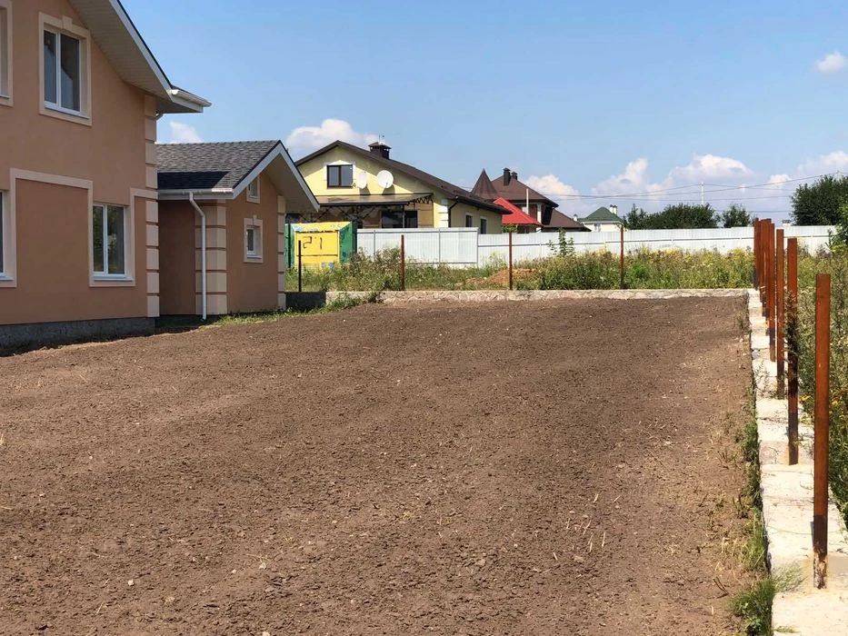 Продаж будинку 180 м² + гараж | 10 соток | біля озера | кому