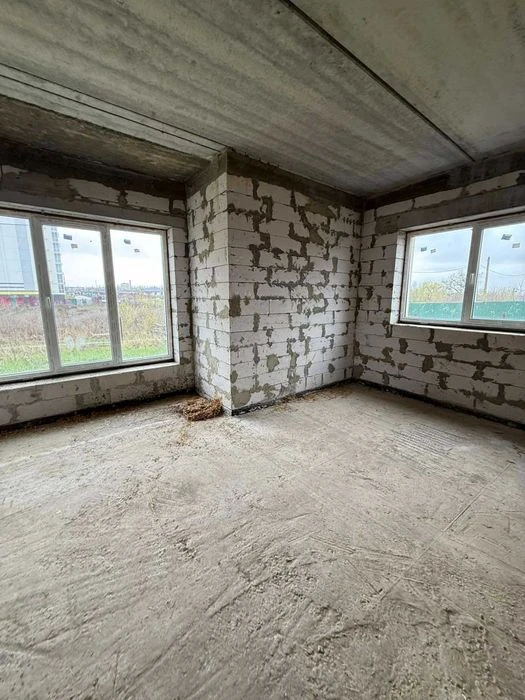 Продаж будинку 180 м² + гараж | 10 соток | біля озера | кому