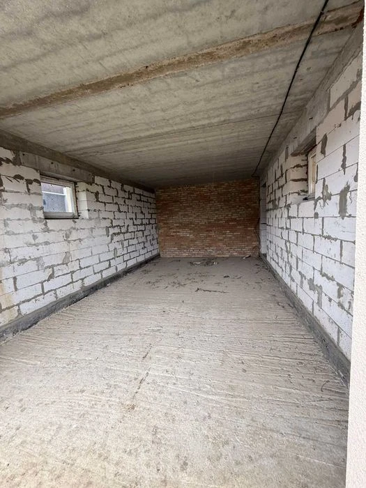 Продаж будинку 180 м² + гараж | 10 соток | біля озера | кому