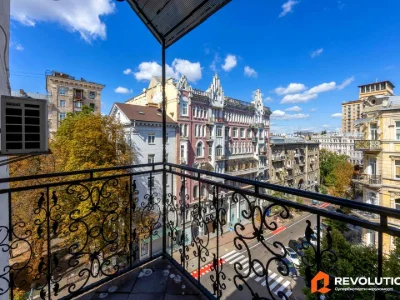 Квартира. Київ, Заньковецької вул.