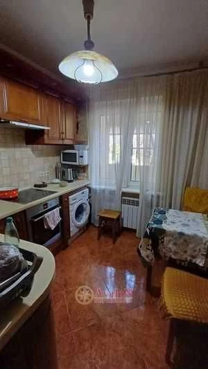 Продам трехкомнатную по Крымской, поселок Котовского